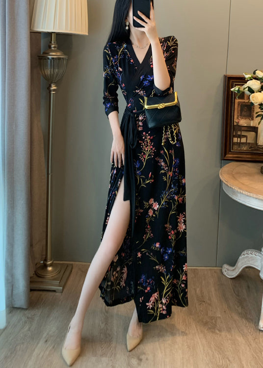 Robe longue noire ajustée à imprimé tunique et ouverture latérale pour l'été - Urbann-Vibe