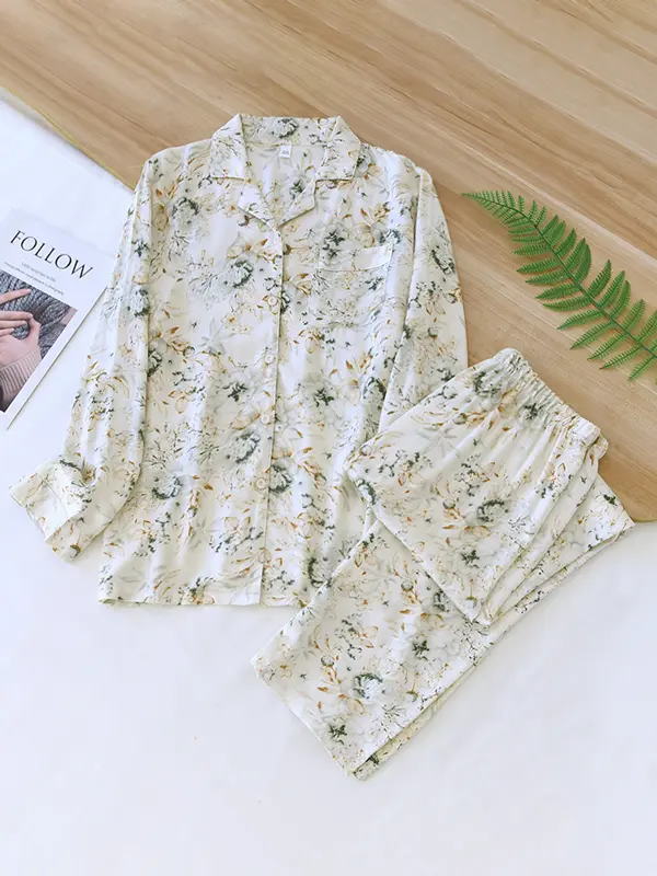 Women's floral two-piece pajama set elegant loungewear with classic collar and matching trousers