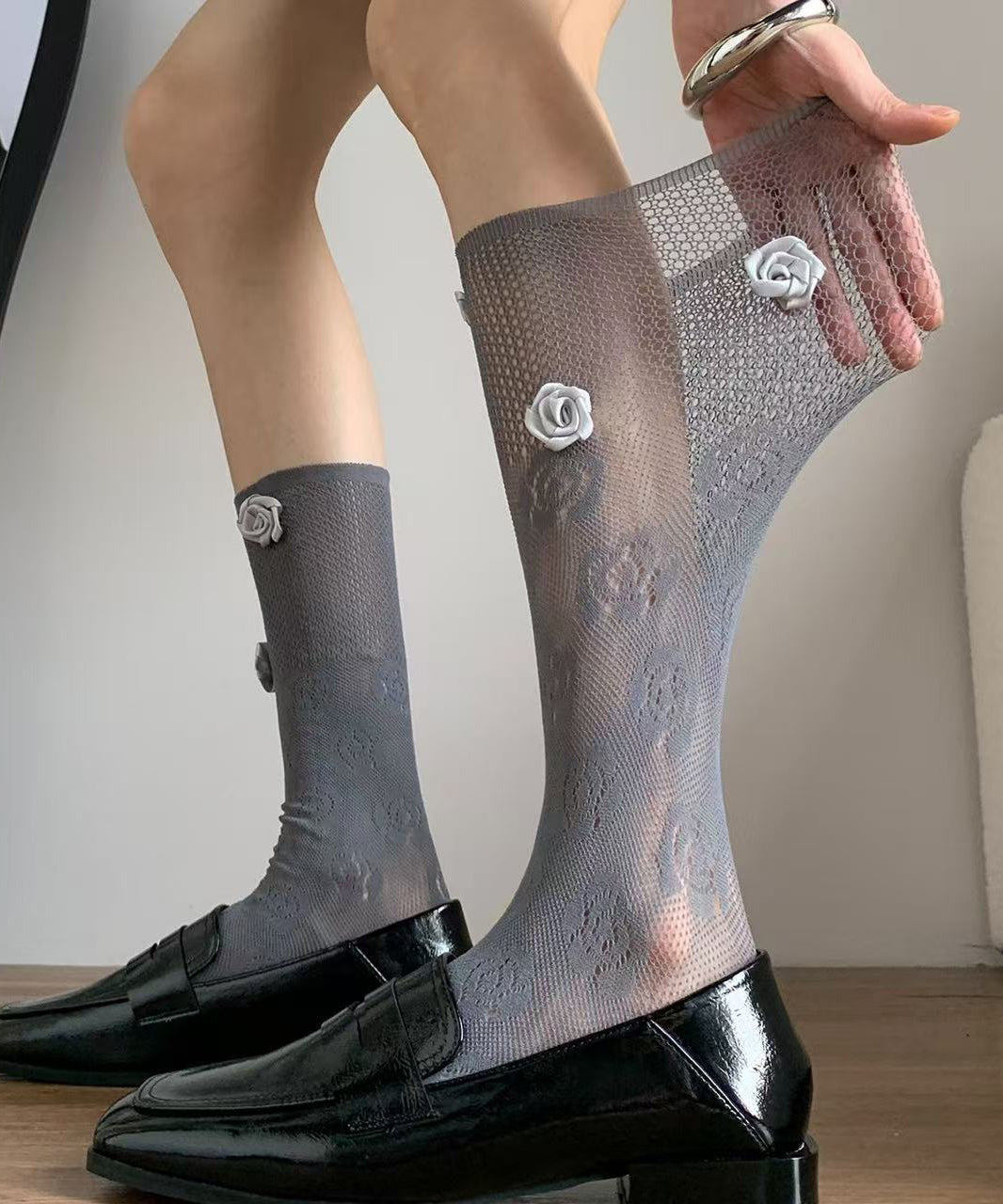 Chaussettes montantes en dentelle ajourée respirante à motif floral rose, style français - Urbann-Vibe