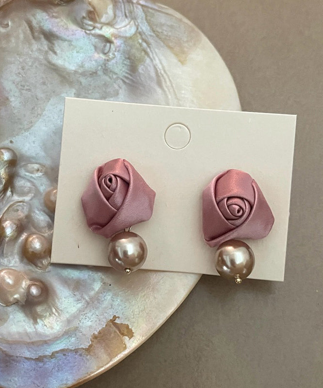 Boucles d'oreilles pendantes en soie rose française et perles roses - Urbann-Vibe