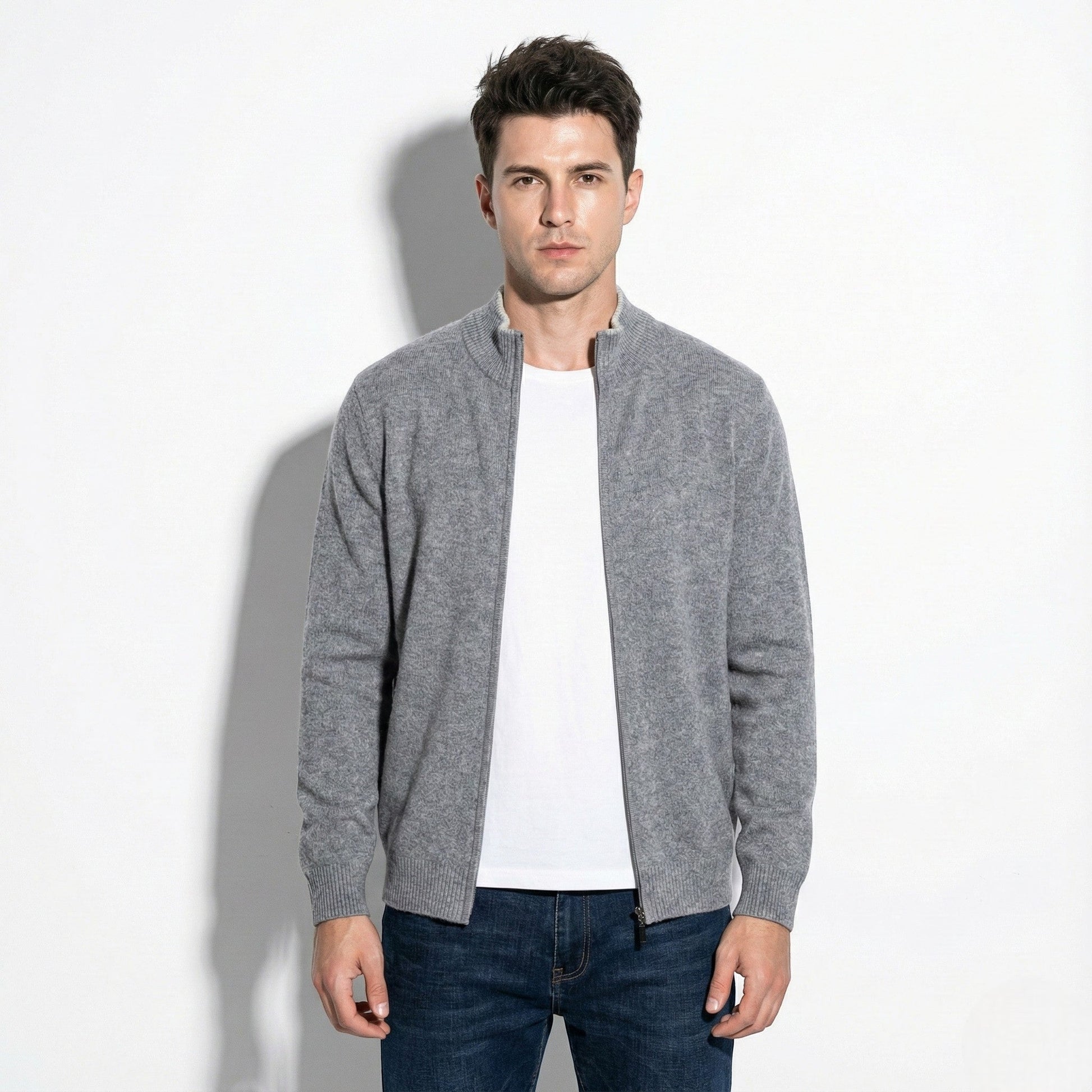 Men's lightweight knitted zip-up cardigan with stand collar and ribbed hems in breathable wool knit