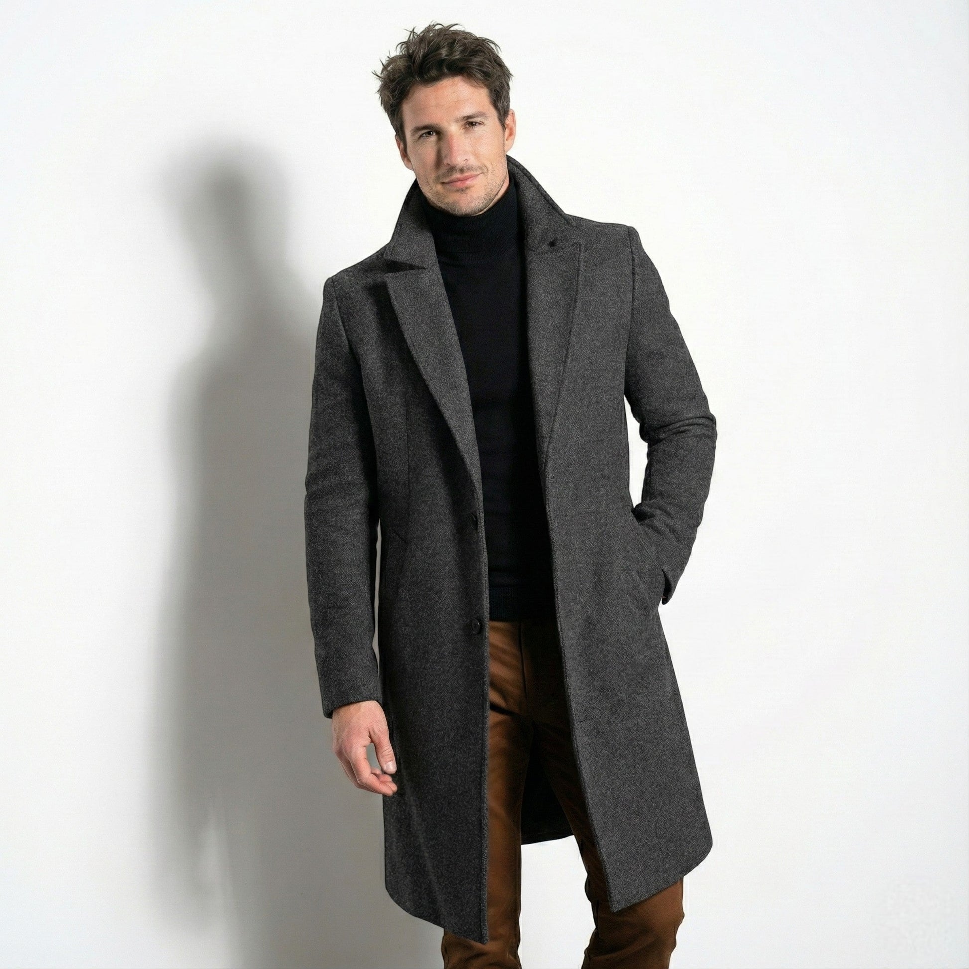 Men's slim-fit single-breasted wool overcoat with notched lapel, tailored urban style