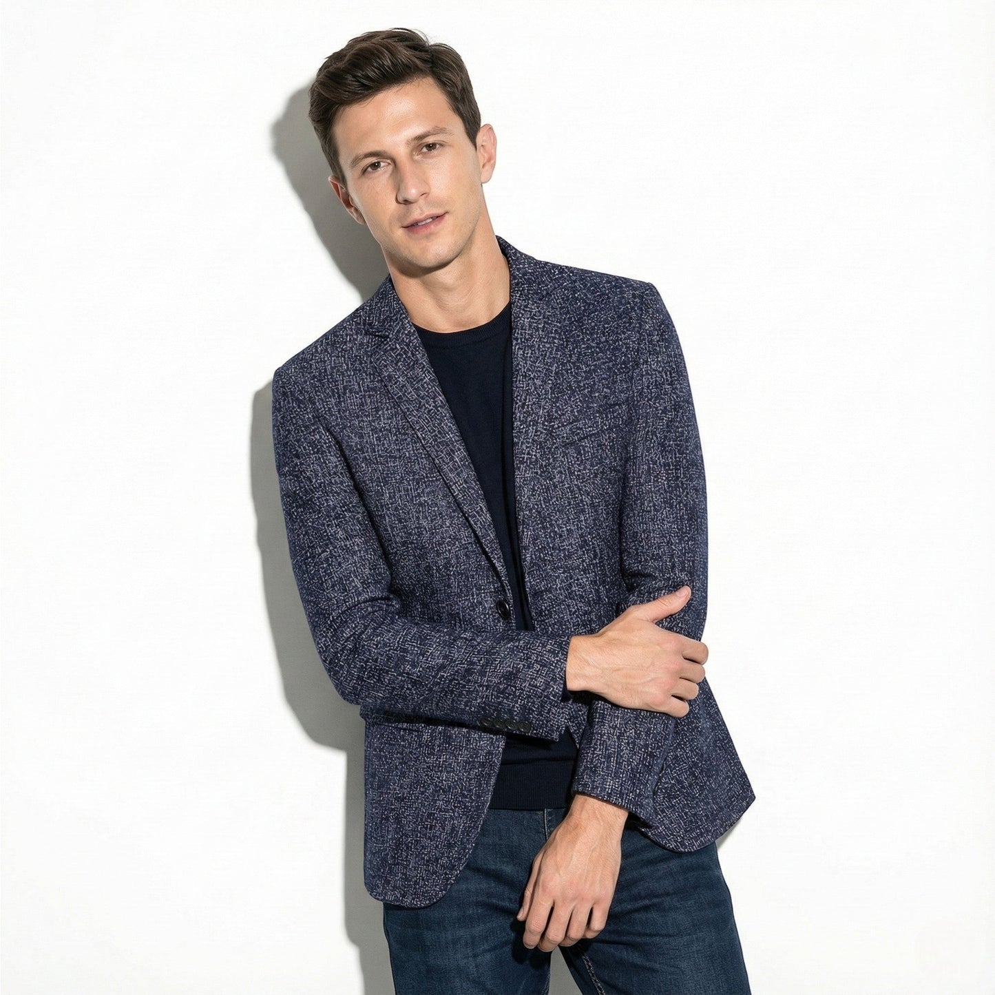 Men's slim fit textured pure wool blazer with two-button closure and flap pockets for formal wear