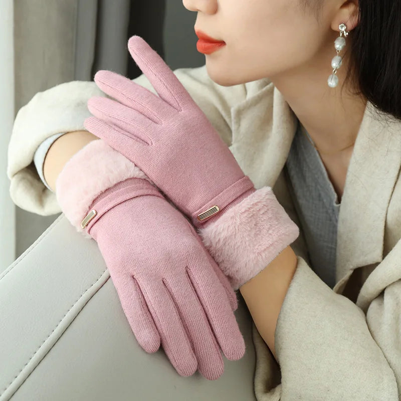 Women's black fitted wrist-length winter gloves with faux fur cuff and strap detail