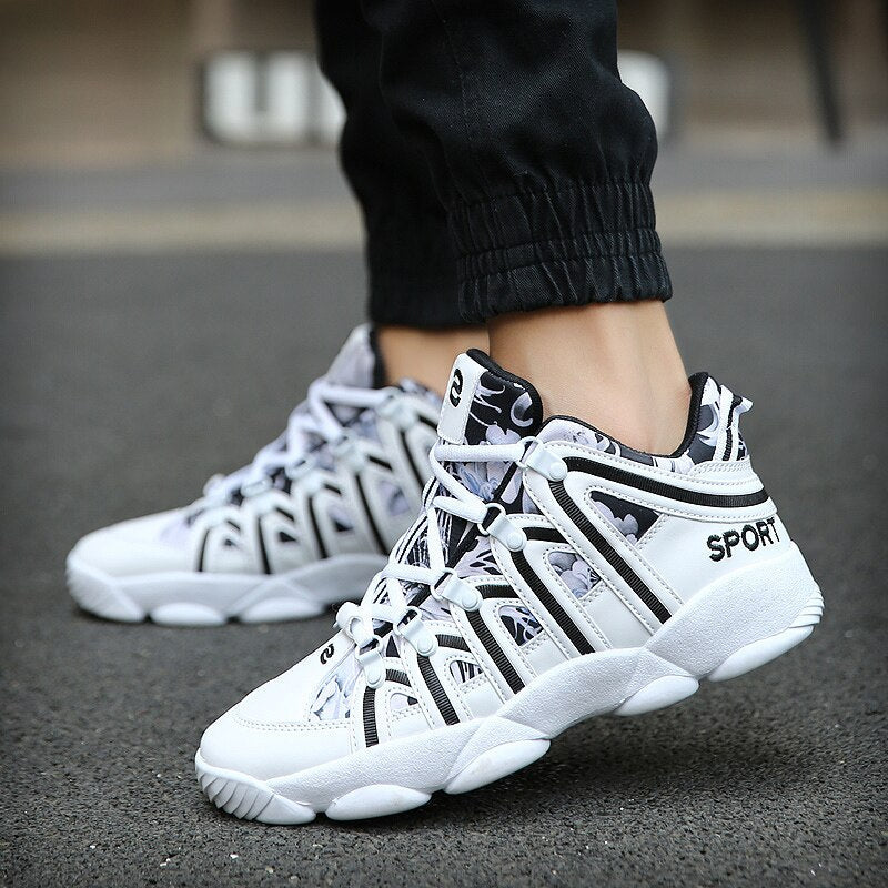 Orva low-profile sneaker in neutral tones, textile upper with modern silhouette for active daily wear
