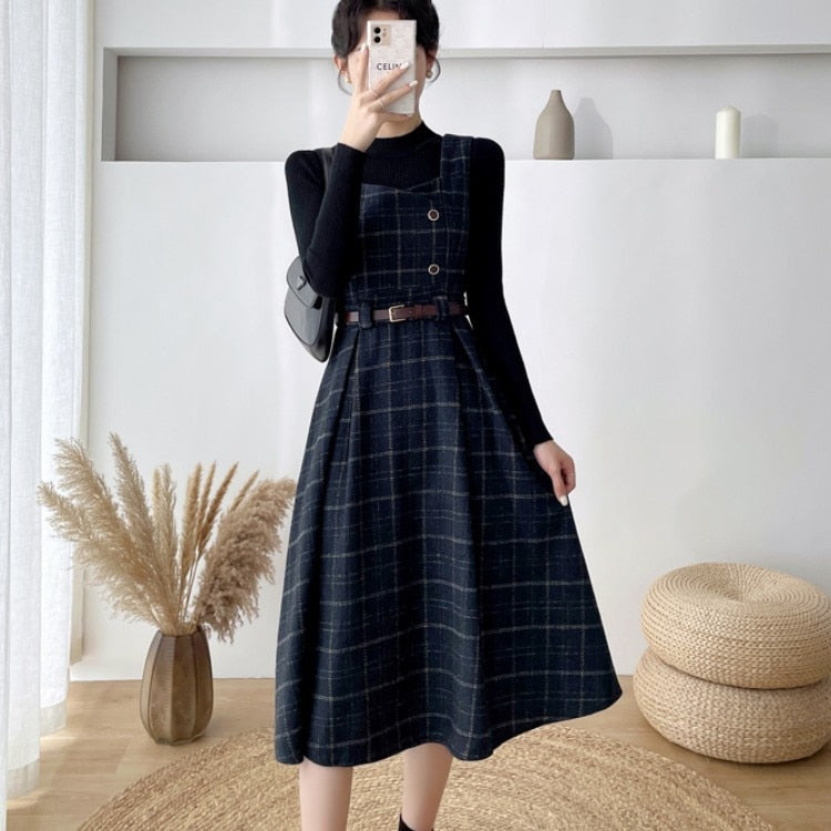 Women's vintage checkered dress in classic pattern, versatile layering style with timeless checkered motif
