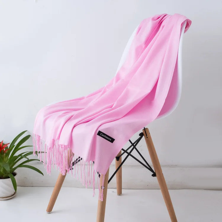 Women's luxury scarf soft warm versatile wrap in premium material classic elegant timeless style