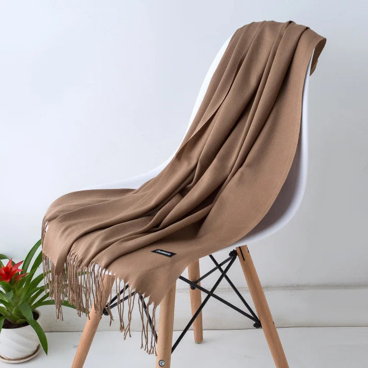 Women's luxurious soft scarf in premium materials, versatile elegant wrap for casual and formal styles