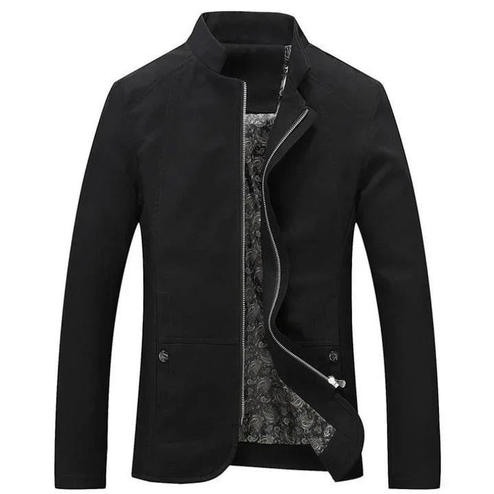 Men's lightweight transitional jacket with side pockets, versatile slim-fit outerwear for spring