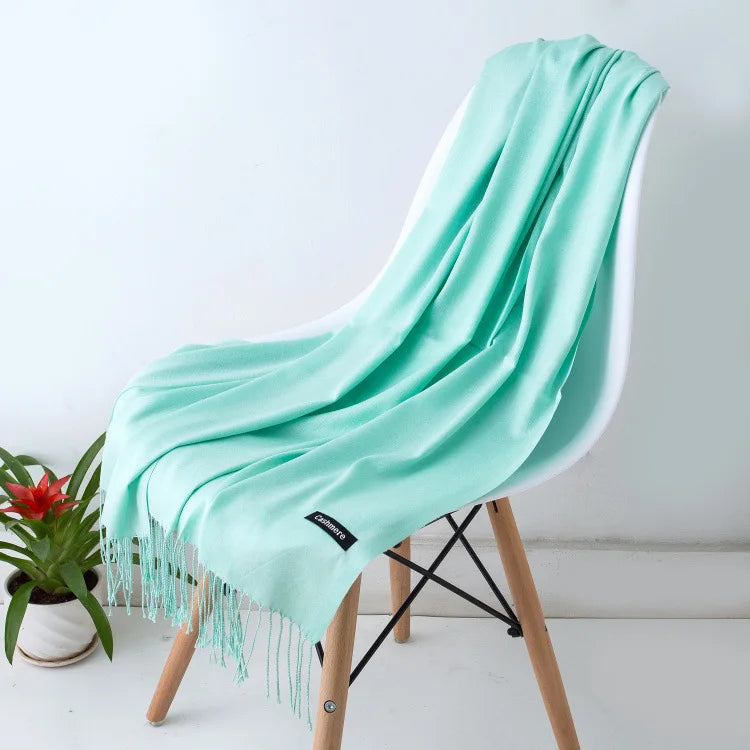 Women's luxurious soft scarf in premium materials, versatile elegant wrap for casual and formal styling