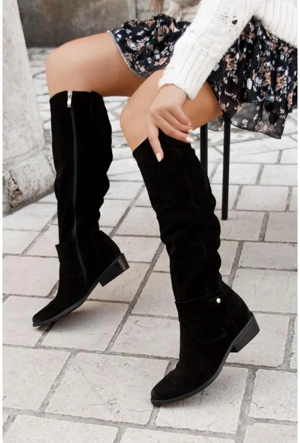 Women's monochrome knee-high rain boots, waterproof streamlined silhouette for all-day wear