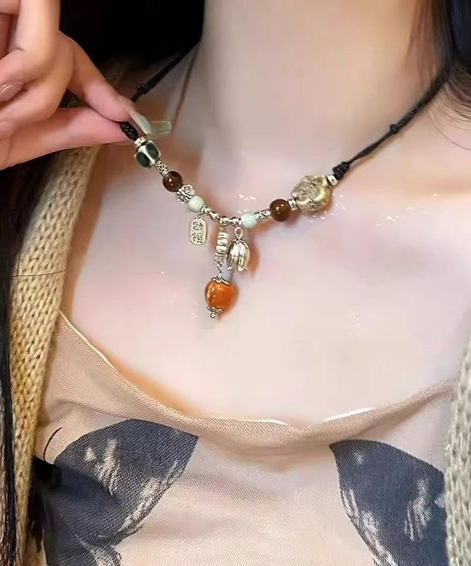 Collier pendentif en perles de céramique en alliage tissé noir fait à la main - Urbann-Vibe