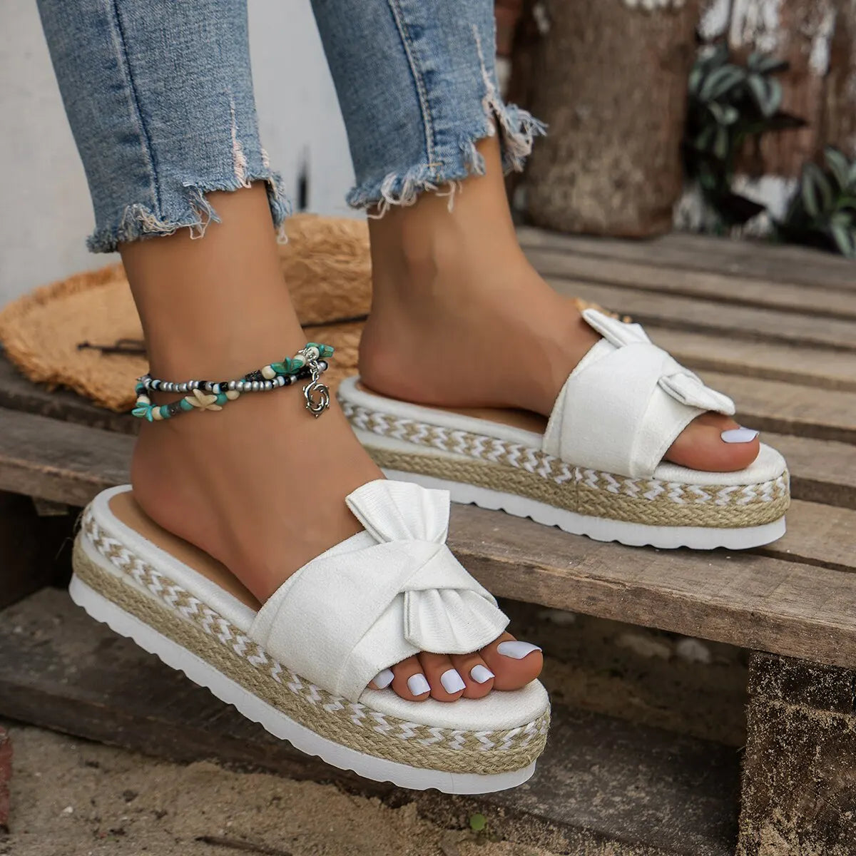 Rhean women's sandals in versatile neutral tones, stylish open-toe design with all-day comfort support
