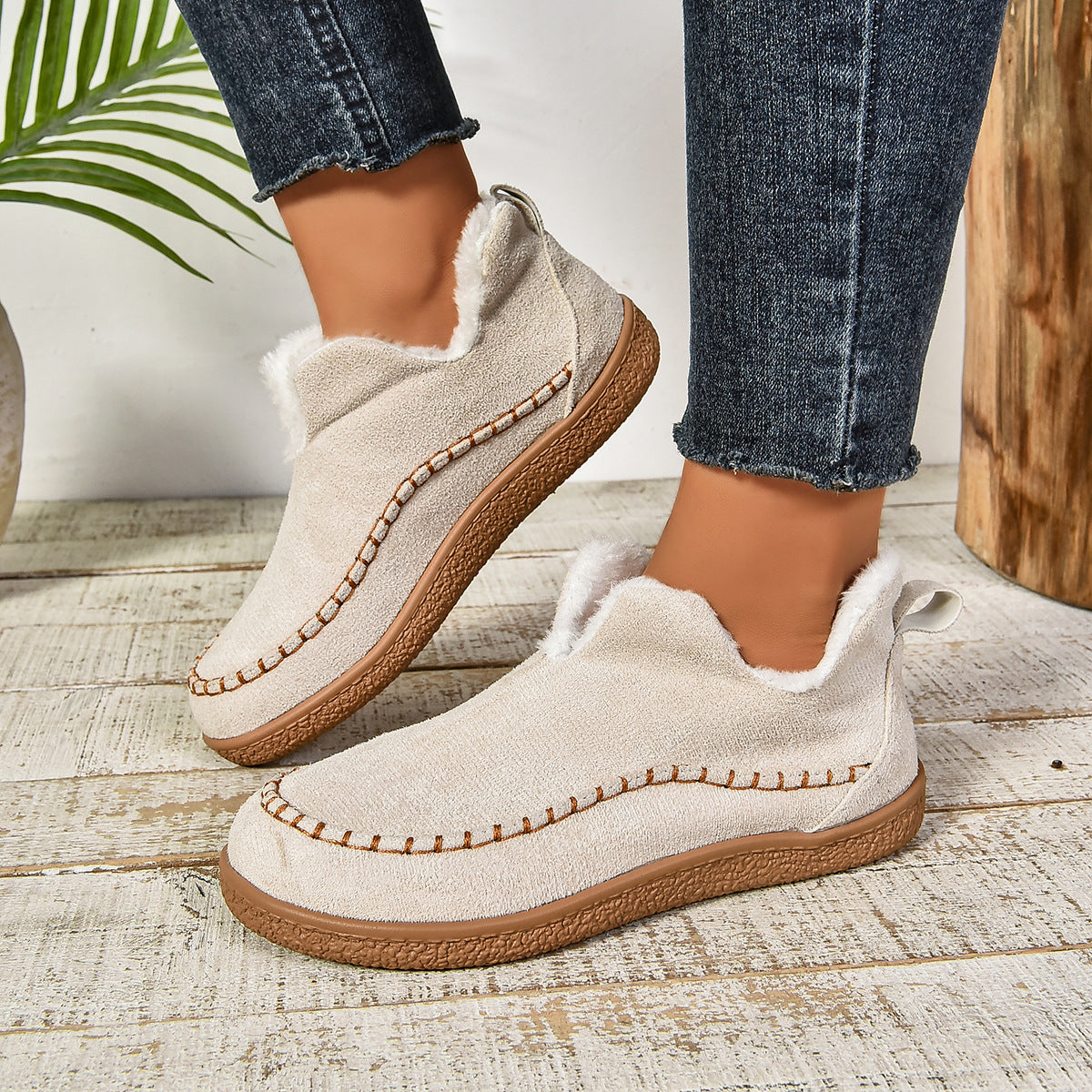 Women's brown arch support snow boots with plush fleece lining, flat non-slip sole for winter comfort