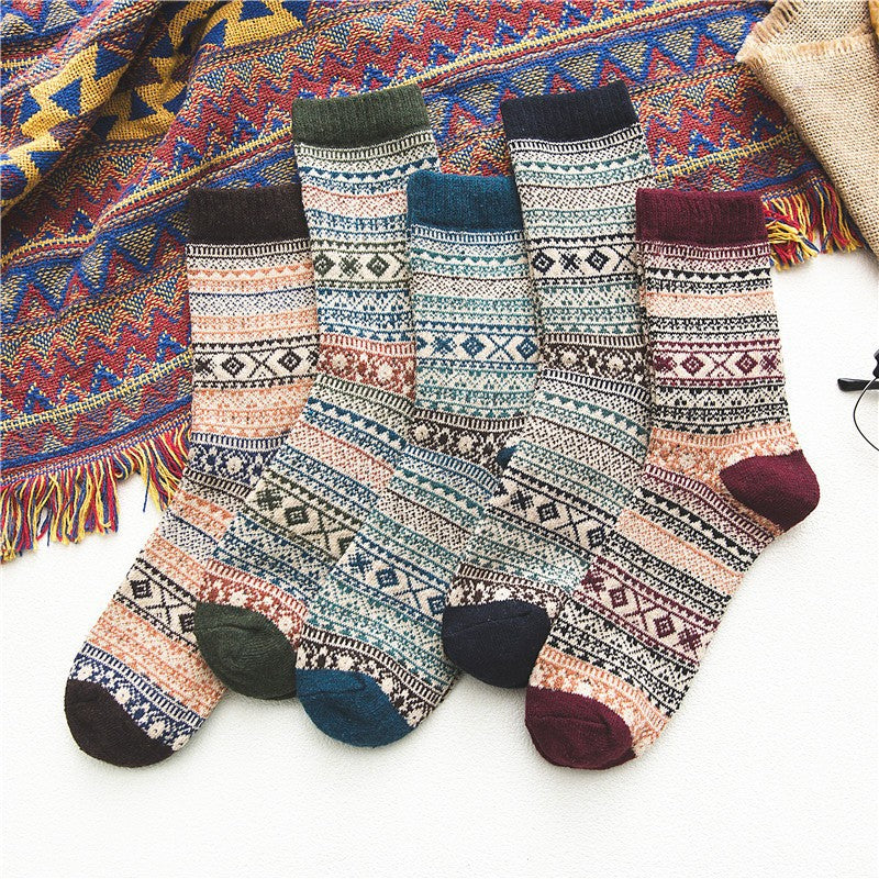 Nordic wool blend winter socks five-pair set with breathable knit and classic patterned design