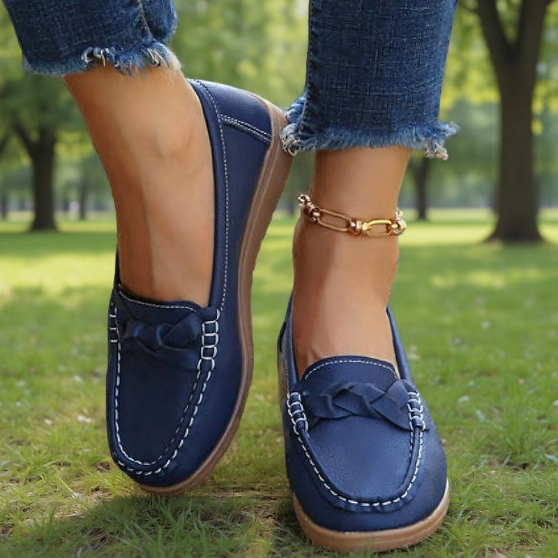 Women's wide fit orthopedic slip-on loafers in soft leather with cushioned arch support