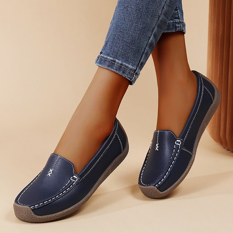 Women's wide-fit leather loafers slip-on with built-in arch support, professional comfort shoes