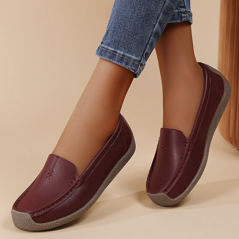 Women's wide-fit leather loafers slip-on arch support cushioned insole professional comfort shoes