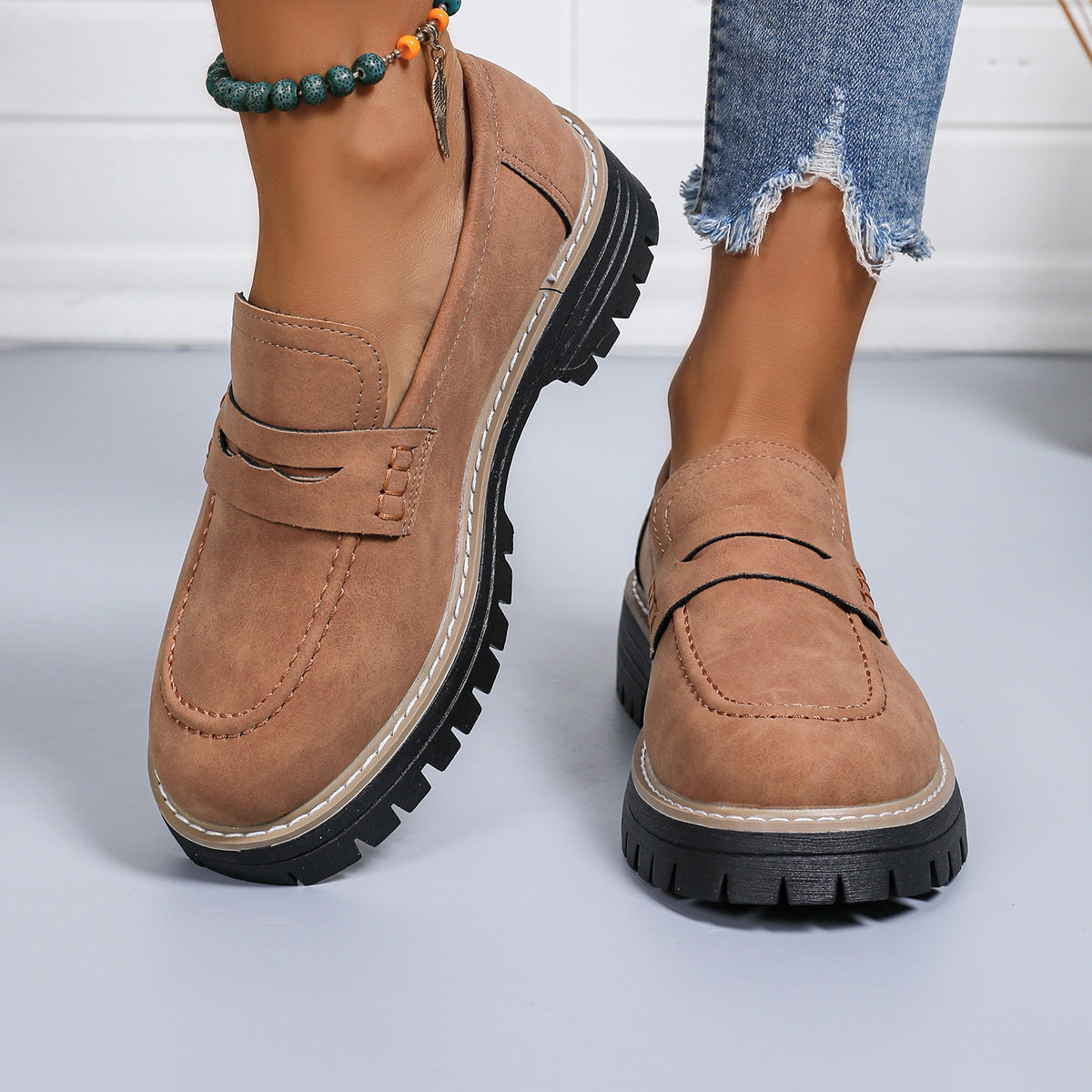 Women's chunky platform loafers with arch support, cushioned footbed, wide fit, all-day comfort style