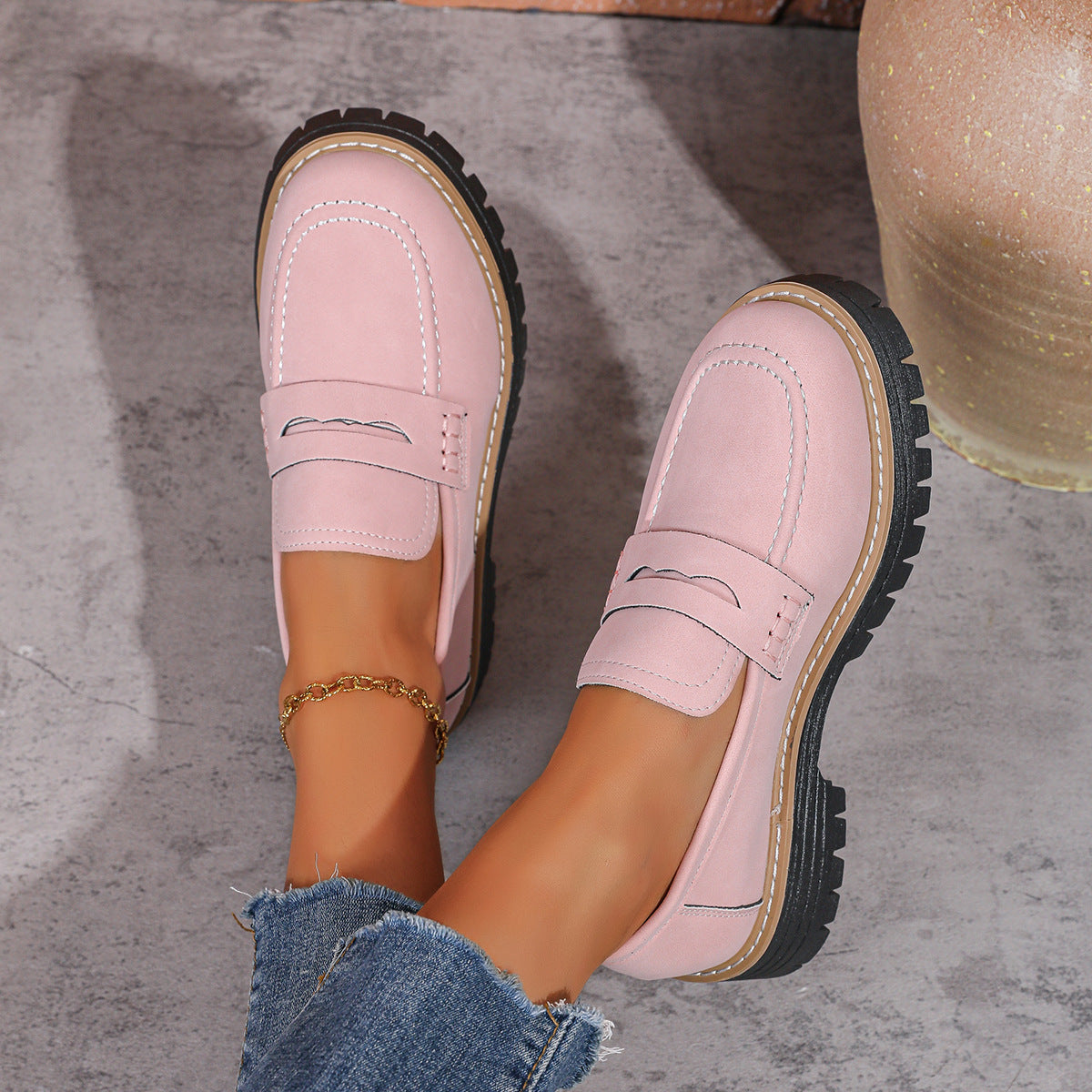Women's chunky platform loafers with arch support, cushioned footbed, wide fit, all-day comfort style