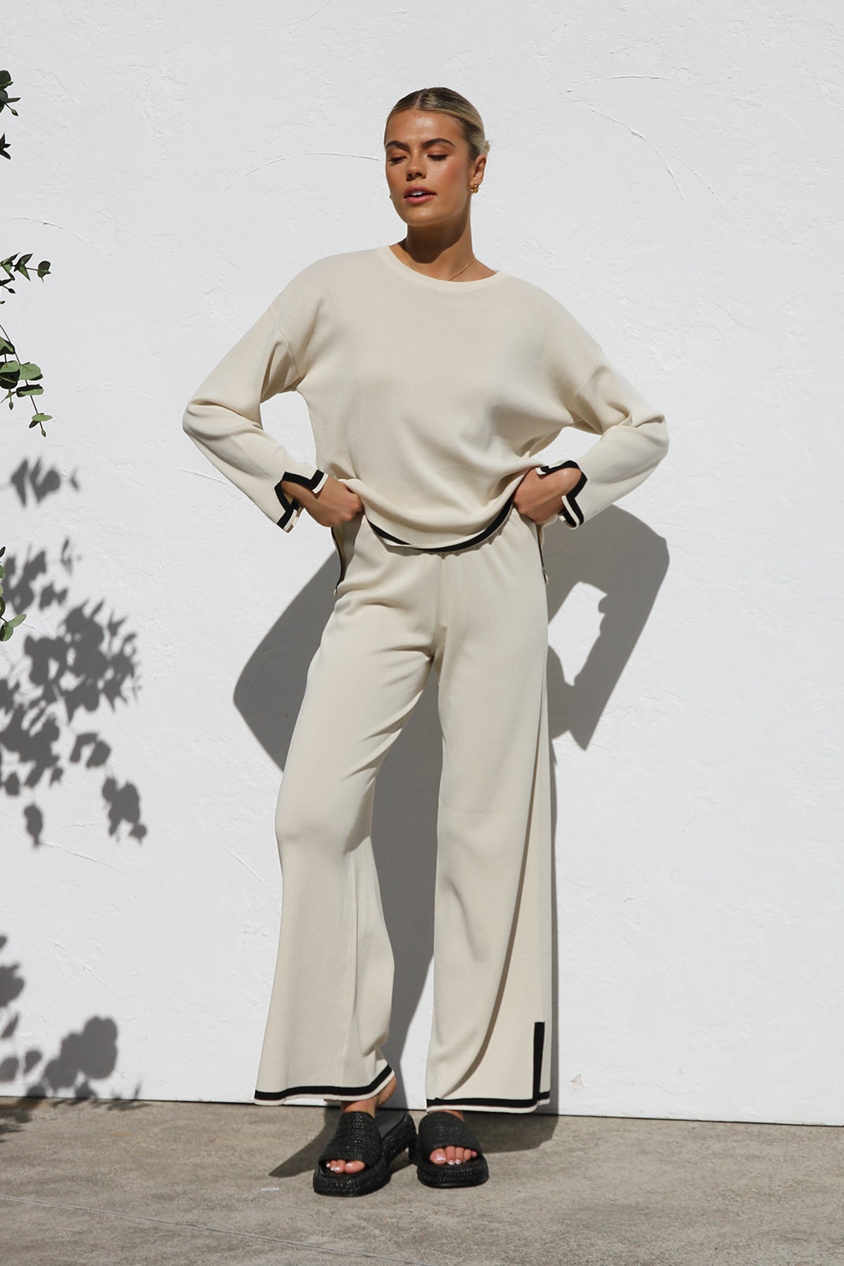 Women's soft knit loungewear set relaxed fit long-sleeve top straight pants dark trim details
