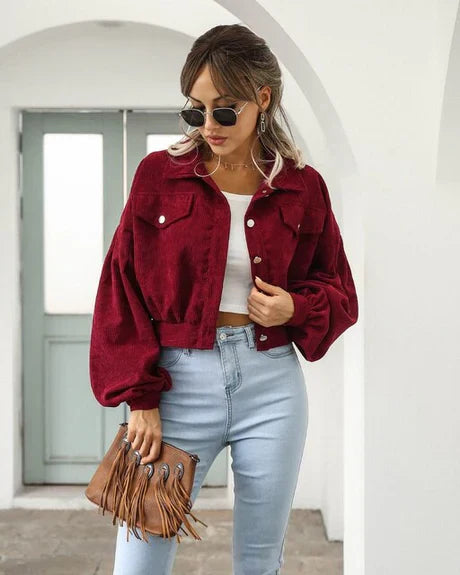 Women's cropped winter jacket warm fashion-forward coat with polished silhouette for cold days