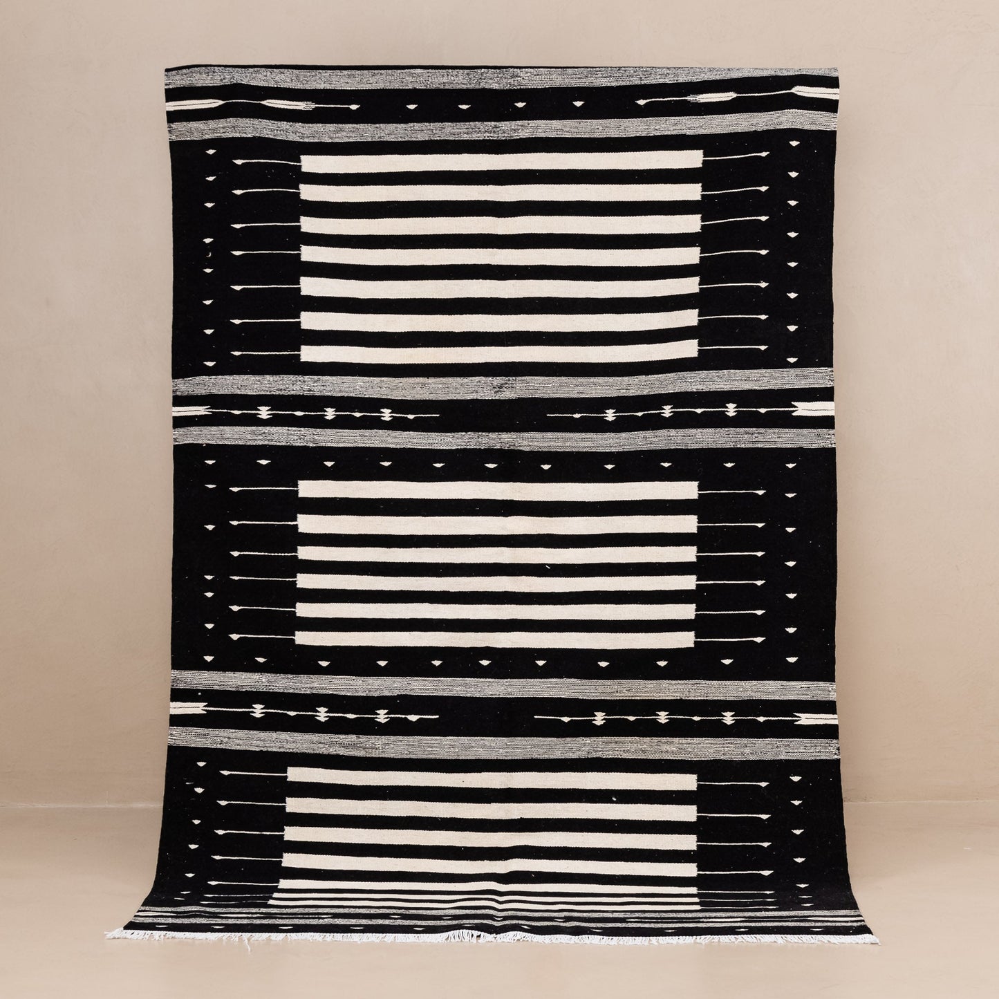 Rehhu - taznakht kilim rug - Urbann-Vibe