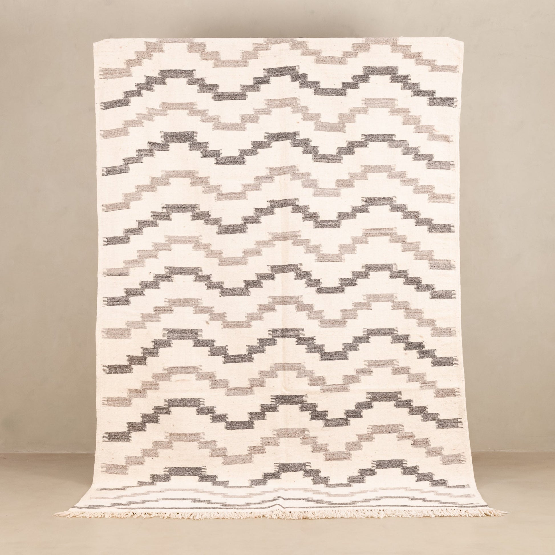 Sanabil - taznakht kilim rug - Urbann-Vibe