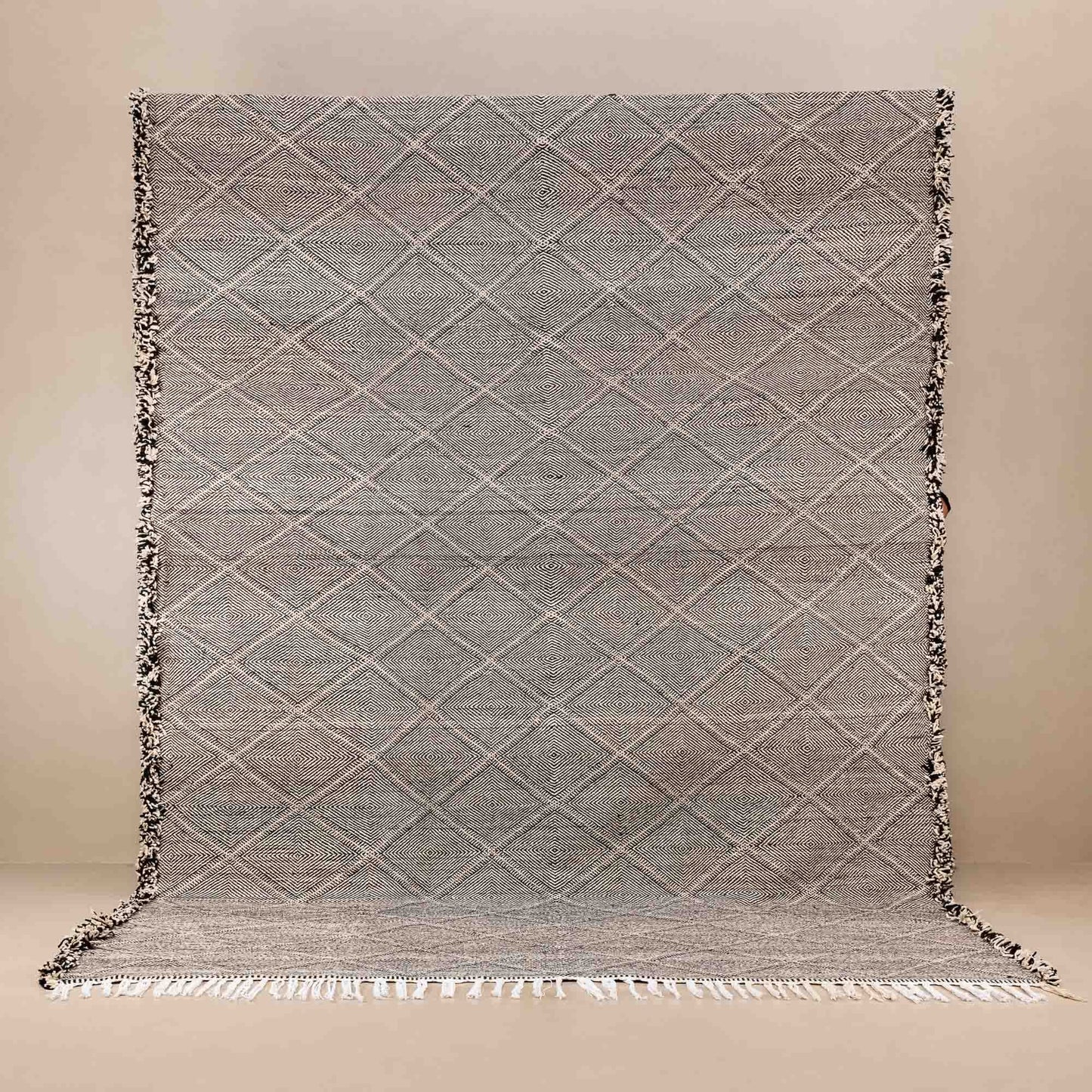 Jawida - taznakht kilim rug - Urbann-Vibe