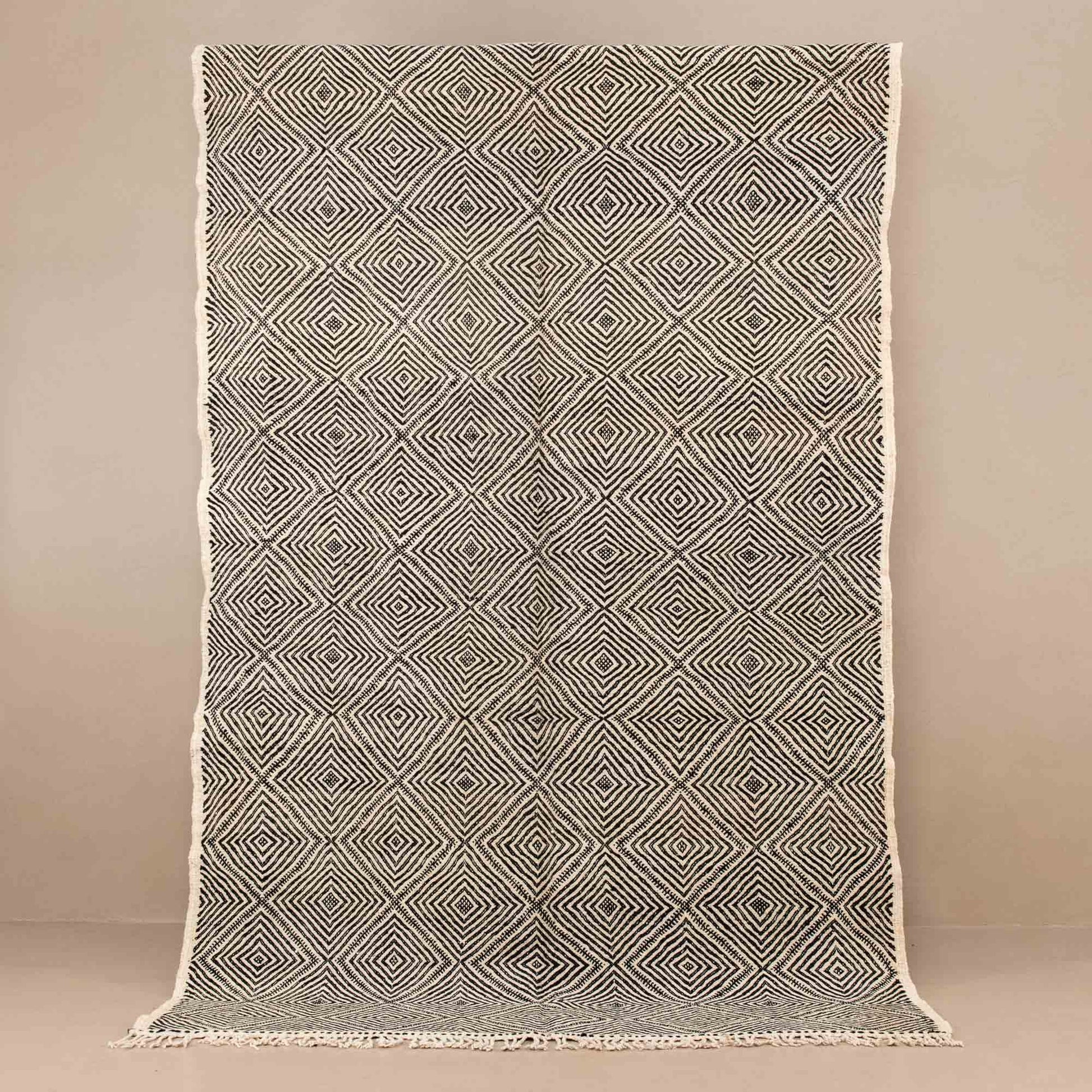 Tafrara - taznakht kilim rug - Urbann-Vibe