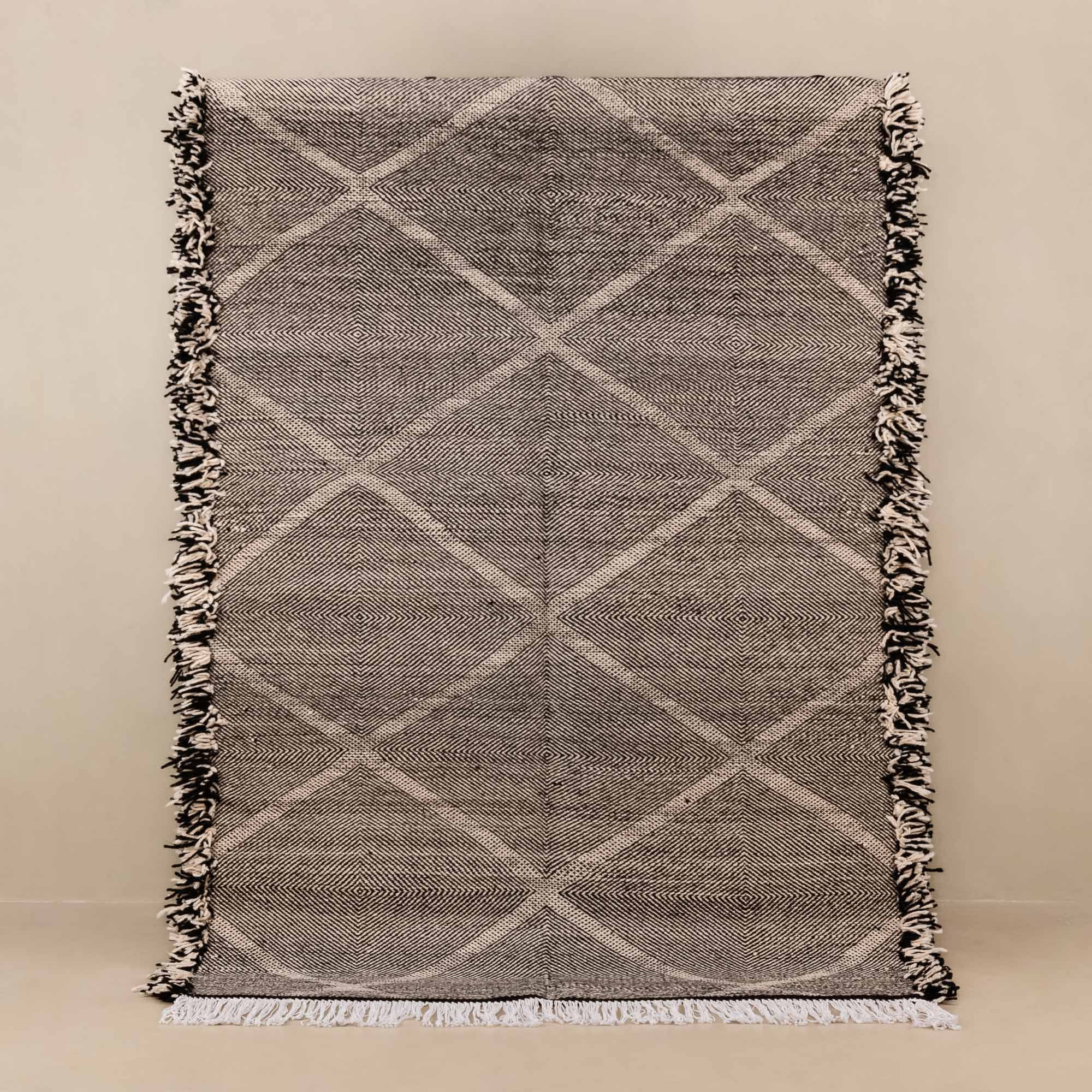Soheir - taznakht kilim rug - Urbann-Vibe