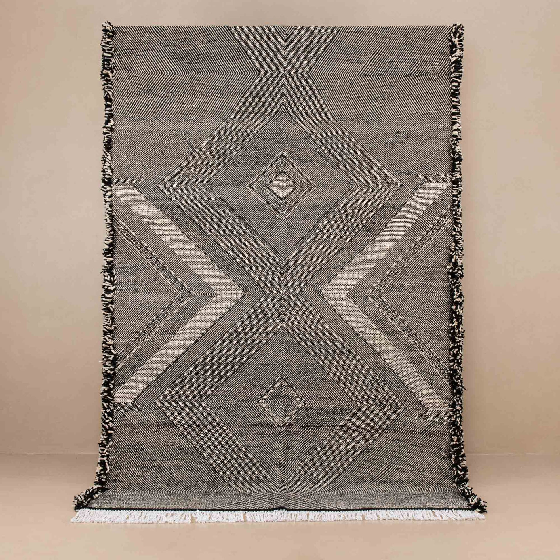 Wattas - taznakht kilim rug - Urbann-Vibe