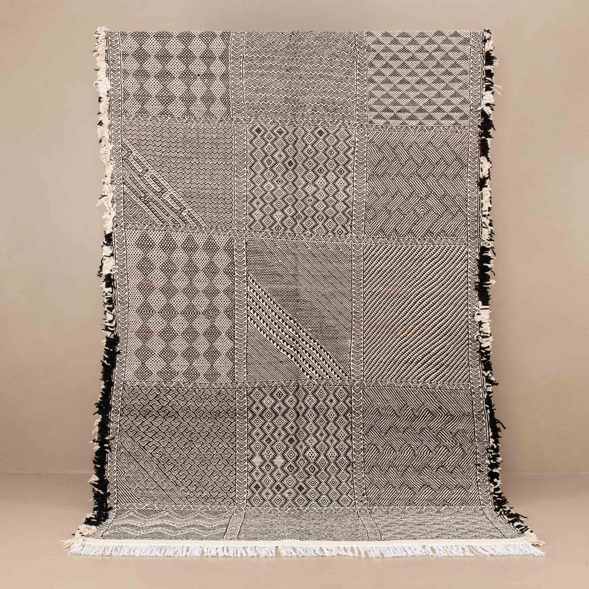 Souraya - taznakht kilim rug - Urbann-Vibe