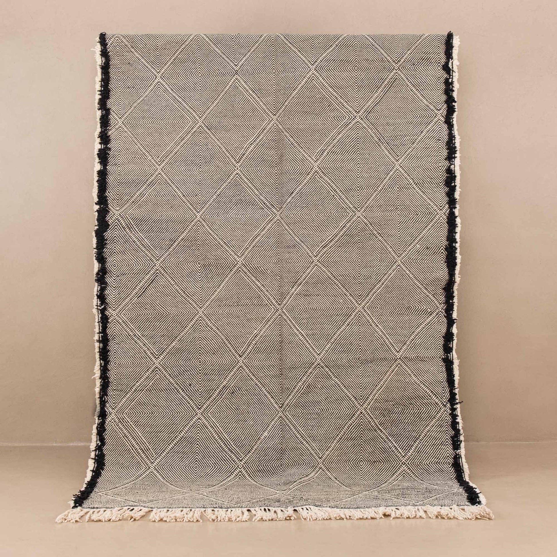 Tamazgha - taznakht kilim rug - Urbann-Vibe