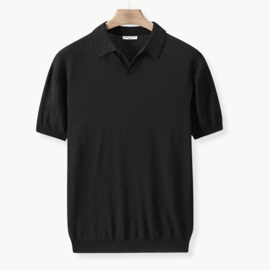 Men's short-sleeve fine knit polo shirt in soft fabric with classic polo collar for all-day comfort
