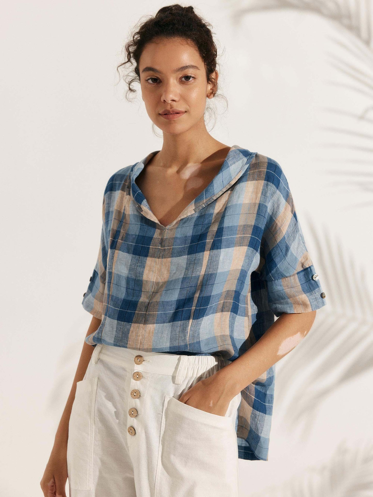 Women's lightweight linen V-neck t-shirt breathable summer top elegant feminine neckline everyday style
