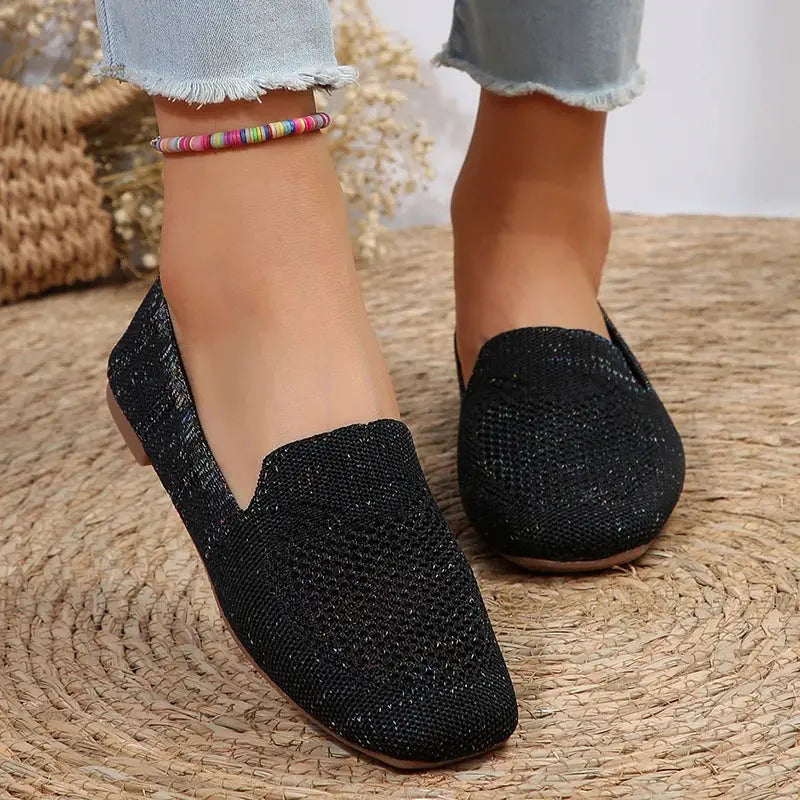 Women's lightweight slip-on sneakers in white vulcanized rubber sole casual sporty silhouette
