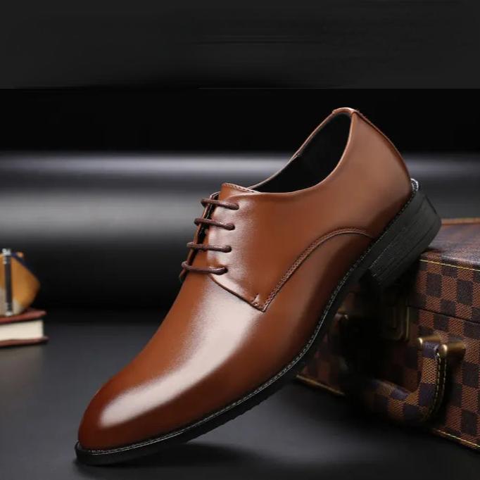 Men's black high-gloss Oxford dress shoes classic lace-up silhouette cushioned insole professional style