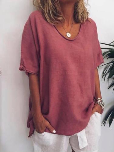 Women's relaxed-fit linen-look white t-shirt with round neckline and side slits for breezy comfort