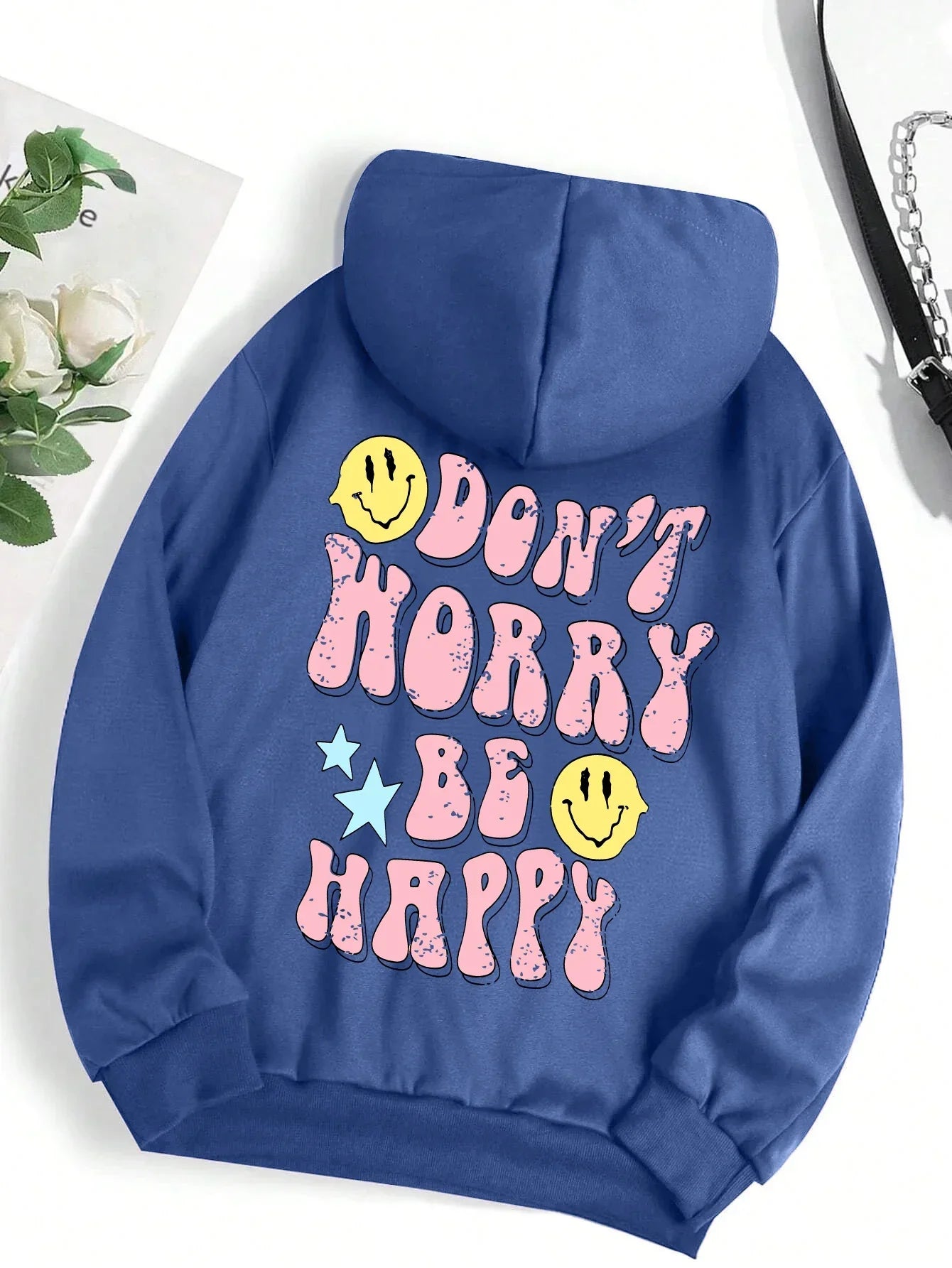 Women's cozy fleece hoodie with "Don't Worry Be Happy" funny print, casual relaxed fit mood-boosting style