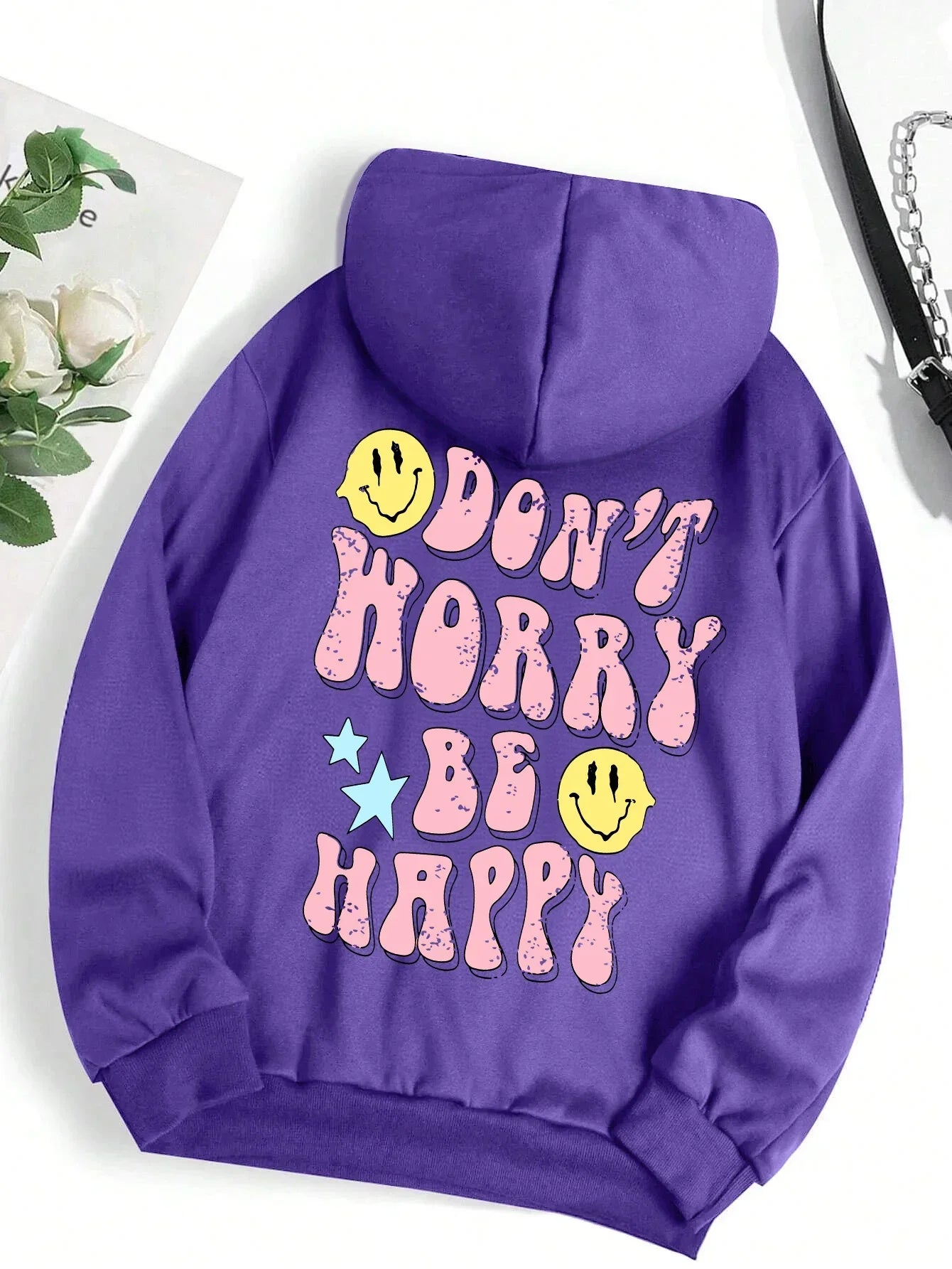 Women's gray fleece hoodie with "Don't Worry Be Happy" funny print, cozy relaxed fit