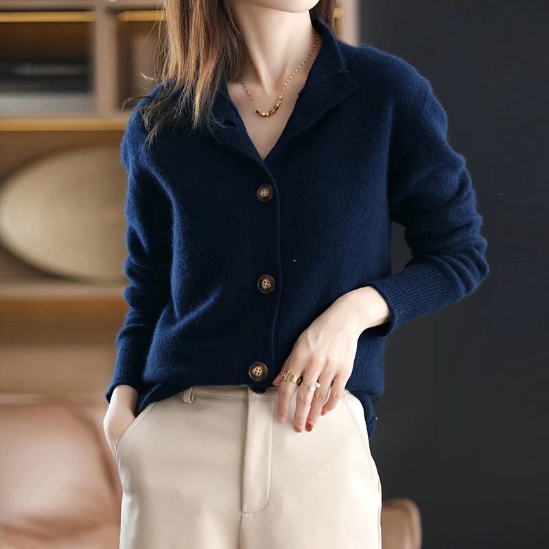 Women's lightweight cashmere cardigan in walnut brown with fluid silhouette and wood-effect button detail