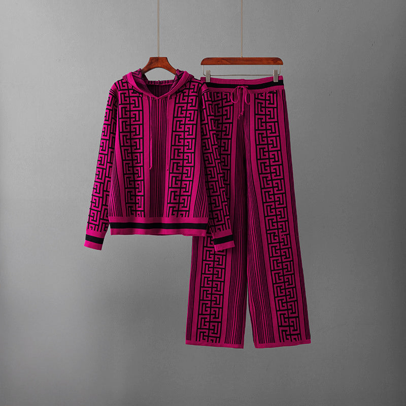 Women's gray knitted 2-piece hoodie and wide-leg pants set with bold geometric maze jacquard pattern