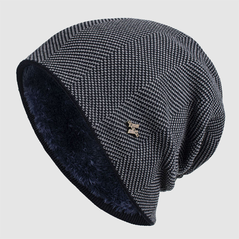 Men's gray textured knit slouch beanie with fleece lining for cozy winter warmth