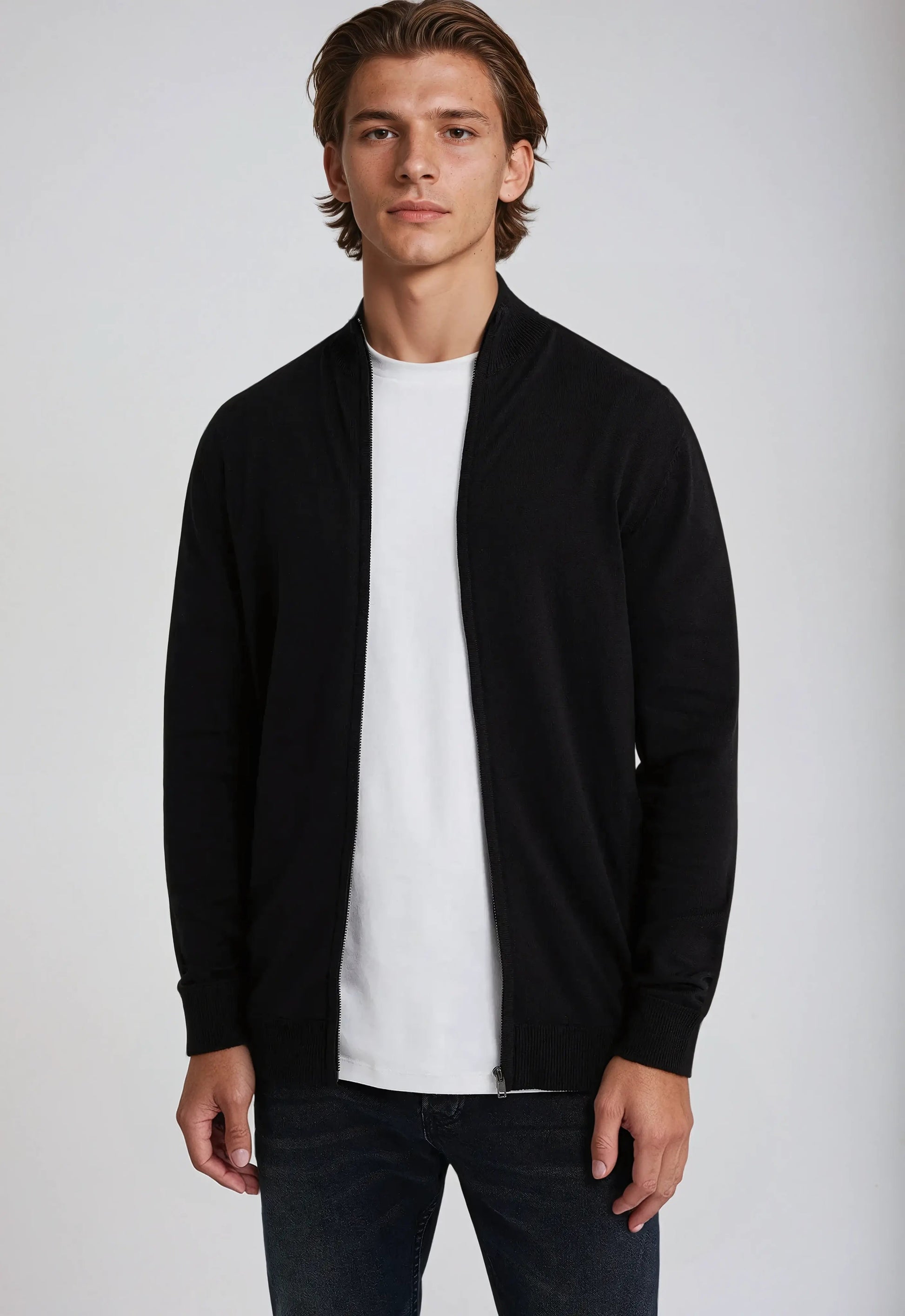 Men's full-zip high neck sweater in premium knit fabric, slim smart-casual fit with complete front zipper