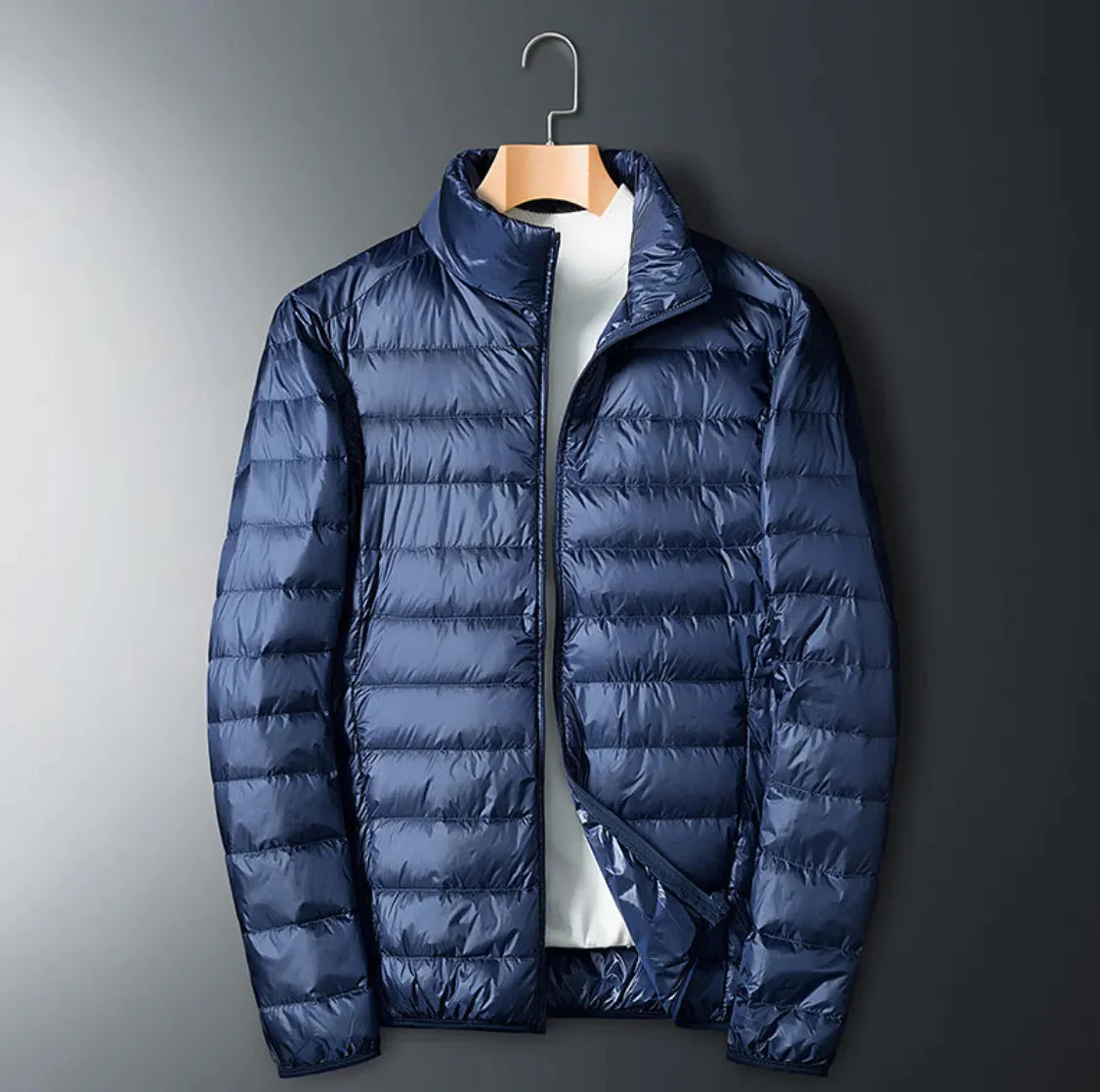 Men's lightweight quilted puffer down jacket with water-resistant shell for all-day warmth