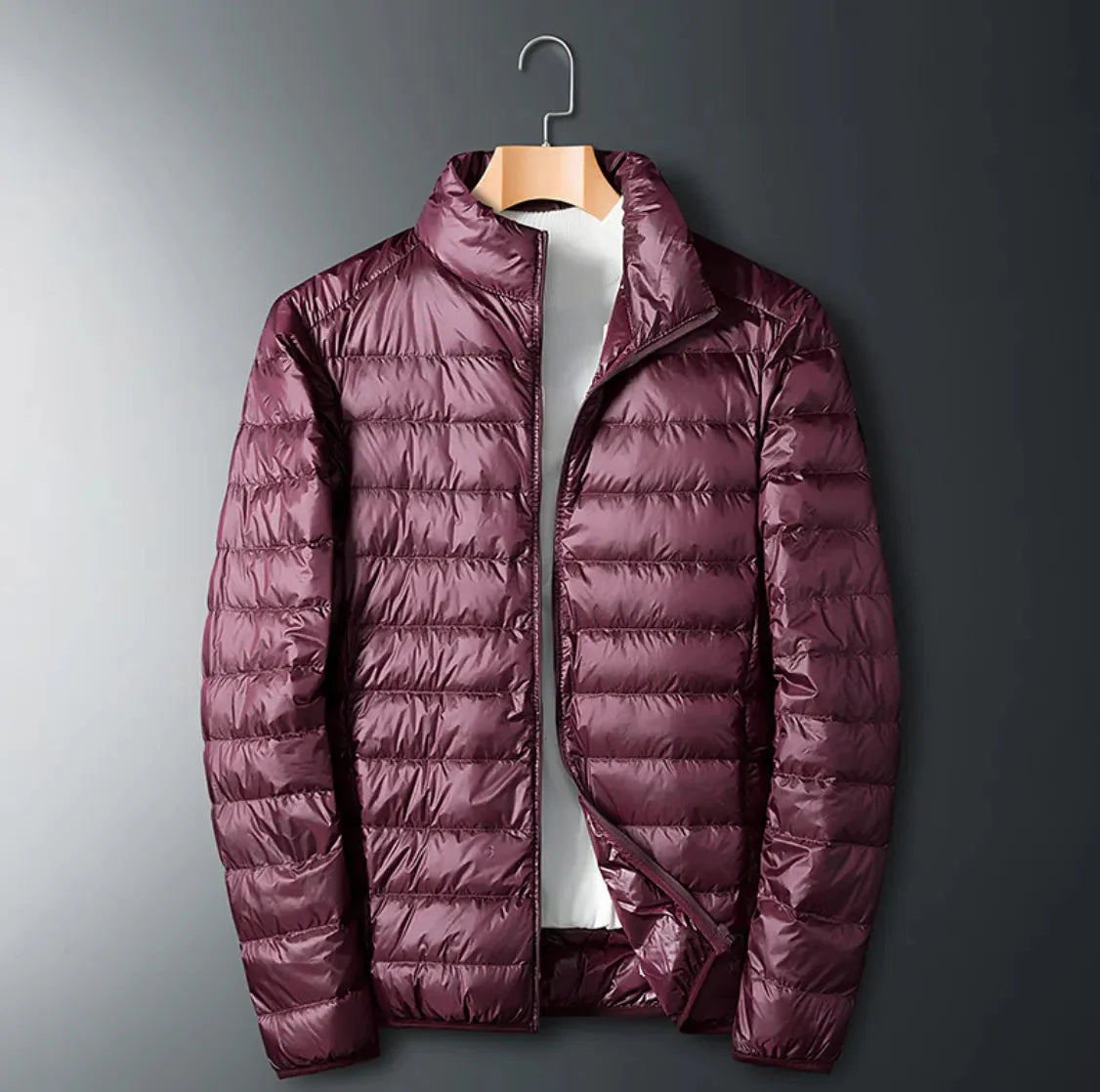 Men's lightweight quilted puffer down jacket with water-resistant shell for all-day warmth