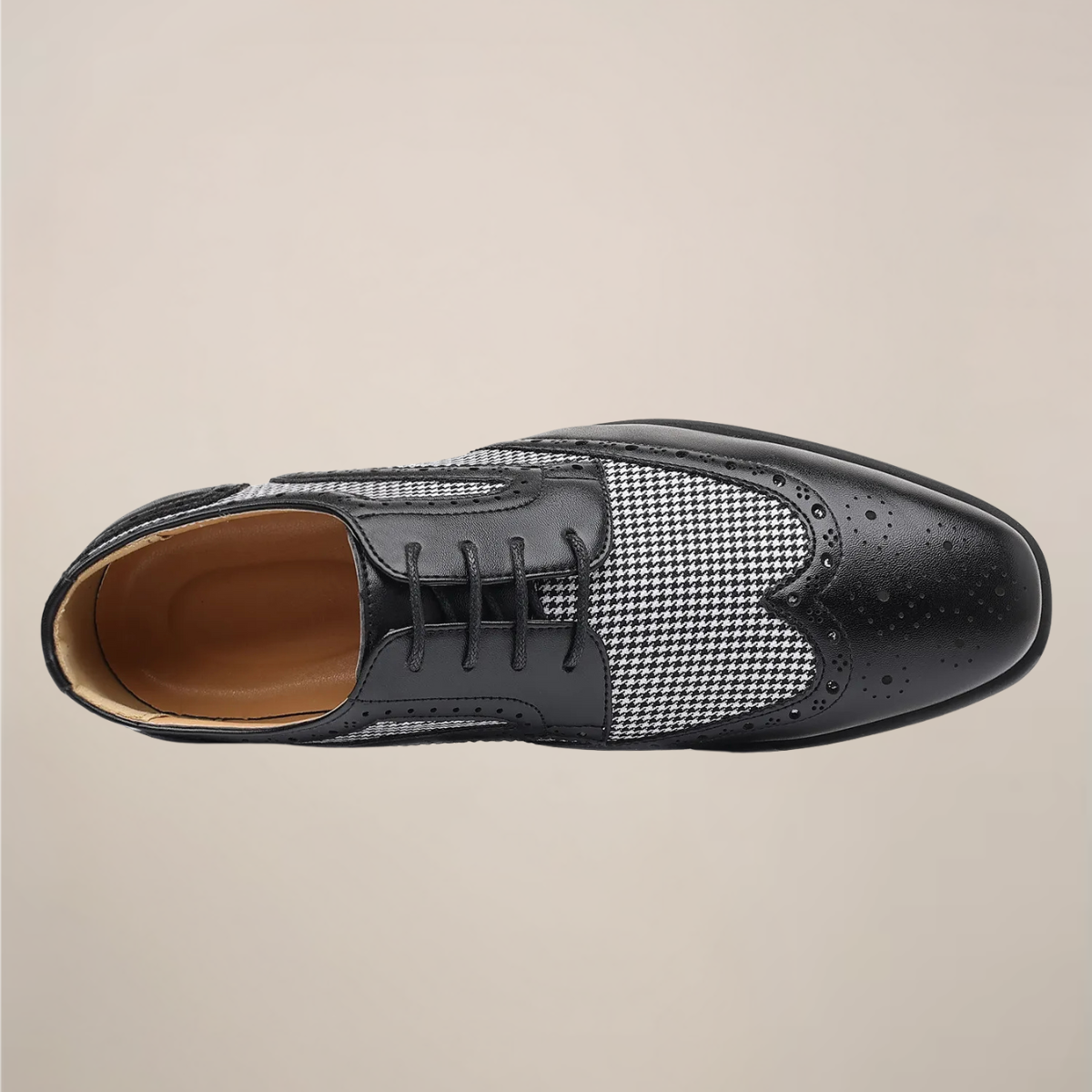 Men's houndstooth Oxford dress shoes with classic brogue detailing, sleek low-heel silhouette for business