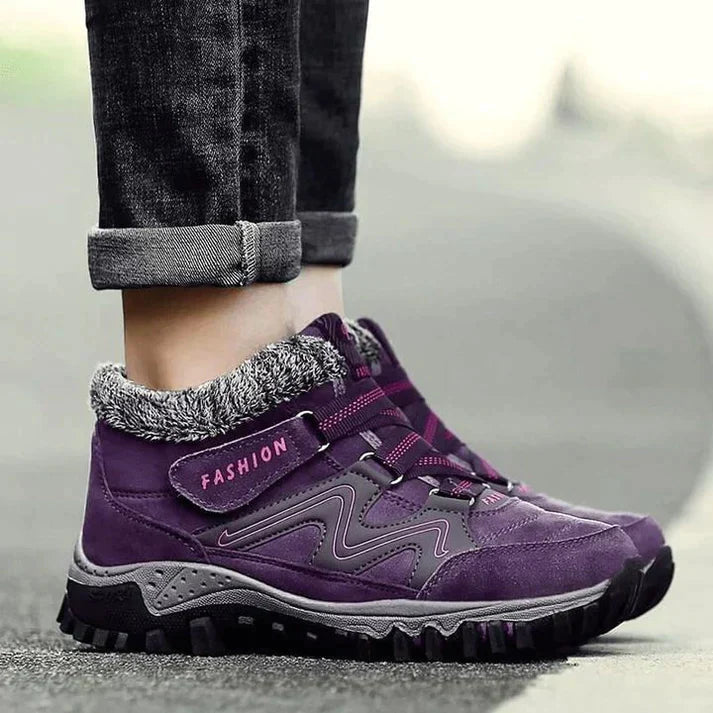 Women's mid-cut fur-lined PU sneakers with lace-up closure for warm active winter lifestyle