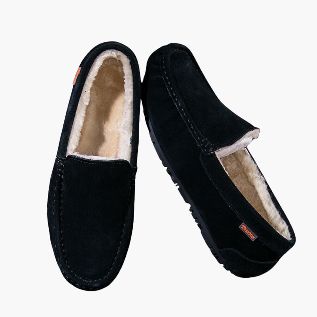 Men's slip-on moccasins with inner lining, non-slip sole, and casual comfort design for everyday wear